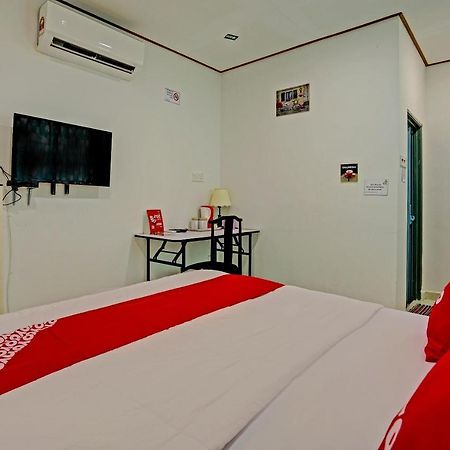 Capital O 90423 Teratai Chalet Hotel Kampong Raja Exterior photo